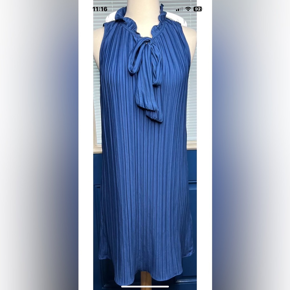 DKNY Womens Ruffled Tie Neck Pleated Shift Dress in Navy Size 8 New with tag.